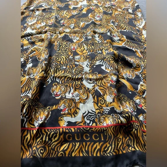 Gucci Scarf Silk All Over Tiger Print 26”x74” - Picture 3 of 5